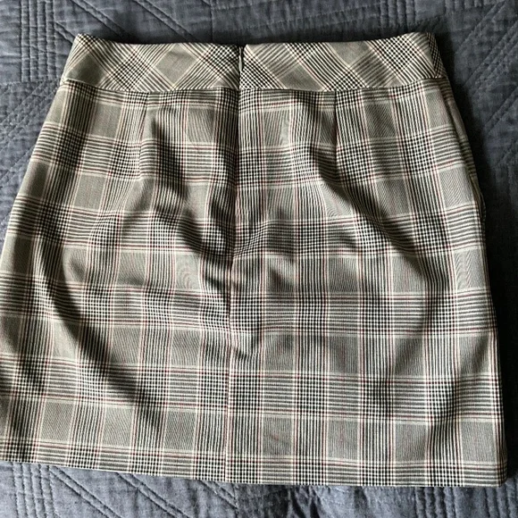 Skirt - Picture 2 of 2
